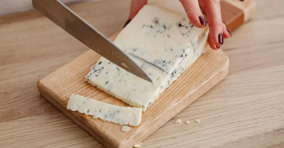 Tout savoir sur le Gruyère : saveurs et caractéristiques